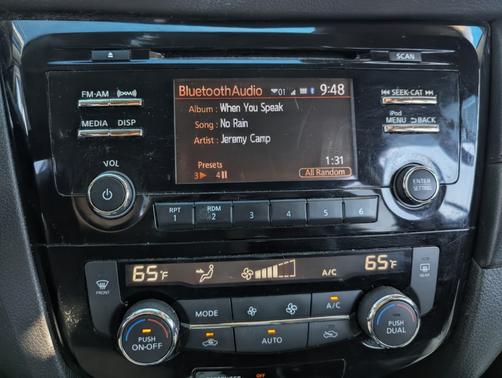 Gray 2017 Nissan Rogue SV