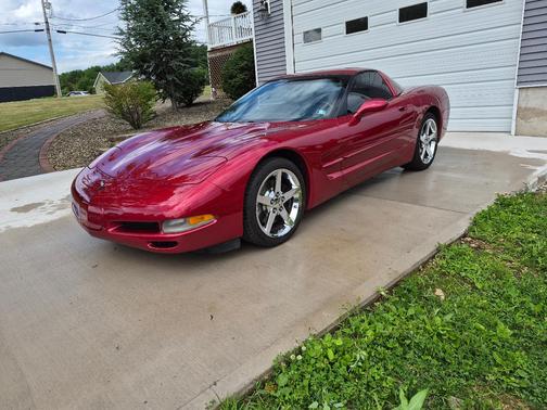 Red 2001 Chevrolet Corvette Base