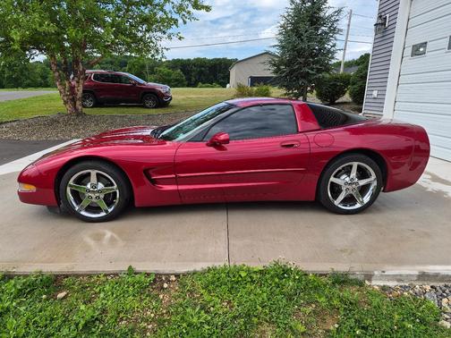 Red 2001 Chevrolet Corvette Base