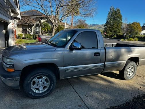 2000 Chevrolet Silverado 1500 LS