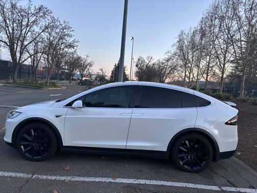 2016 Tesla Model X 90D