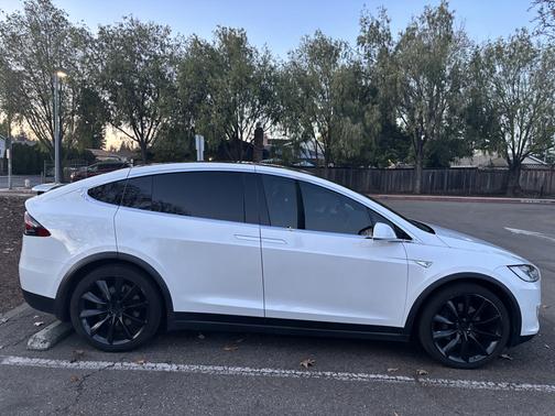2016 Tesla Model X 90D