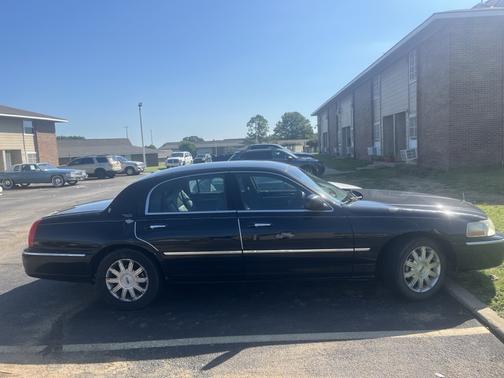 2009 Lincoln Town Car Signature Limited