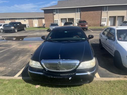 2009 Lincoln Town Car Signature Limited