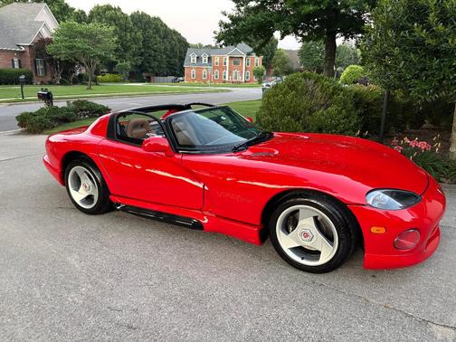 Red 1995 Dodge Viper RT-10