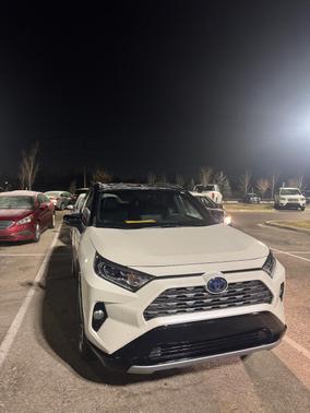 White 2021 Toyota RAV4 Hybrid XSE