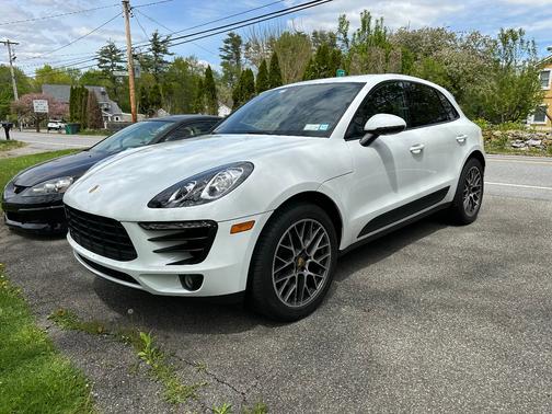 2018 Porsche Macan Macan Sport Edition