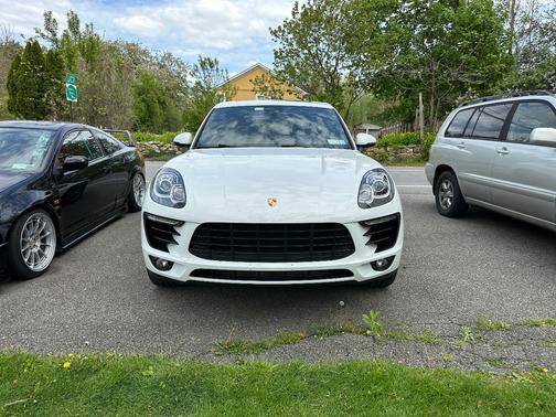 2018 Porsche Macan Macan Sport Edition