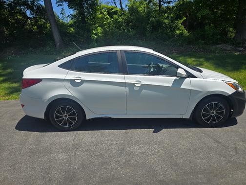 White 2016 Hyundai Accent SE