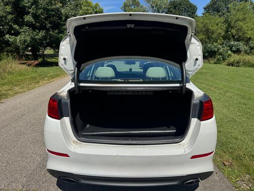 White 2015 Kia Optima LX