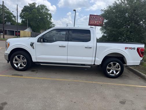 White 2022 Ford F-150 XLT
