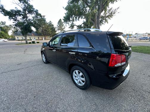 Black 2012 Kia Sorento SX
