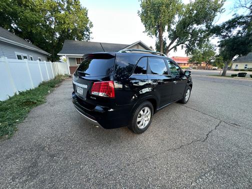 Black 2012 Kia Sorento SX