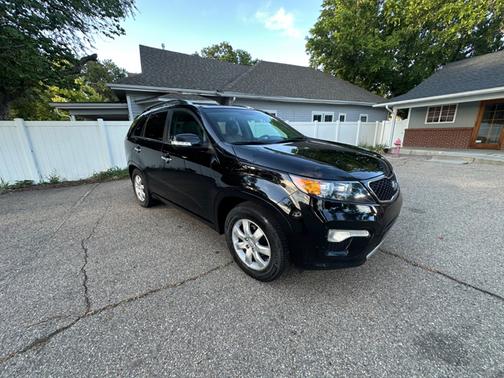 Black 2012 Kia Sorento SX