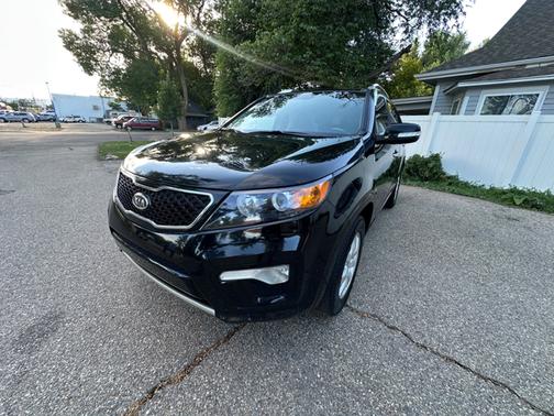 Black 2012 Kia Sorento SX