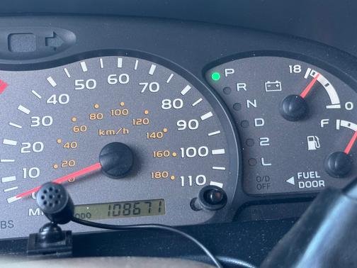 2002 Toyota Sequoia SR5