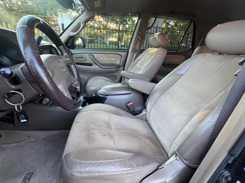 2002 Toyota Sequoia SR5