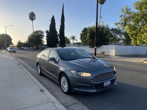 2014 Ford Fusion Hybrid SE