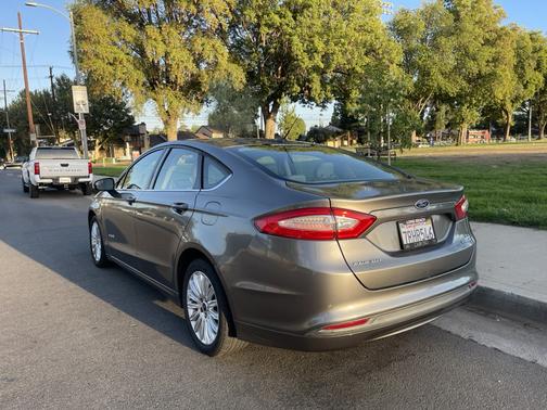 2014 Ford Fusion Hybrid SE