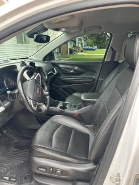 White 2021 GMC Terrain SLT
