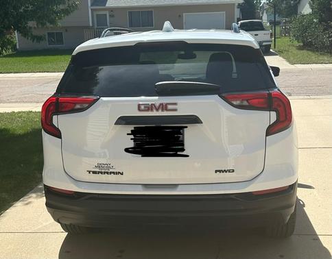 White 2021 GMC Terrain SLT