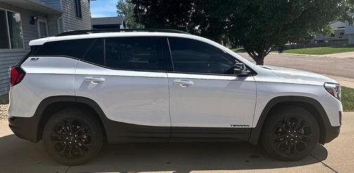 White 2021 GMC Terrain SLT