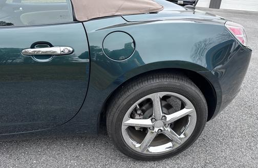 2008 Saturn Sky Red Line