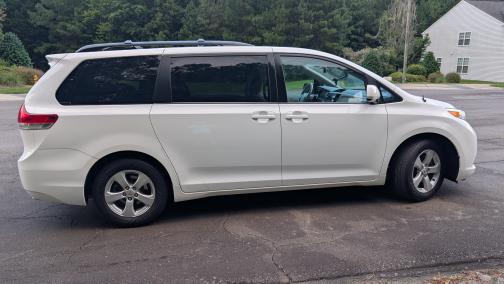 2013 Toyota Sienna LE