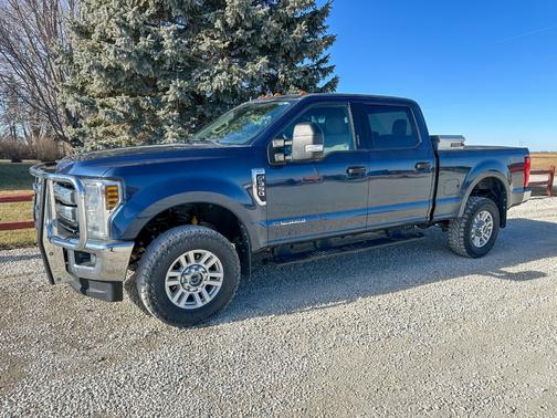 Blue 2019 Ford F-350 XLT