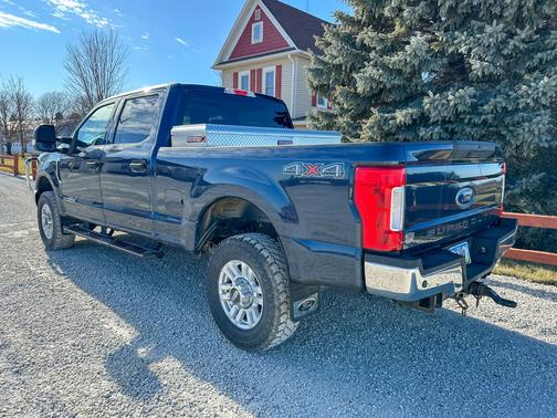 Blue 2019 Ford F-350 XLT
