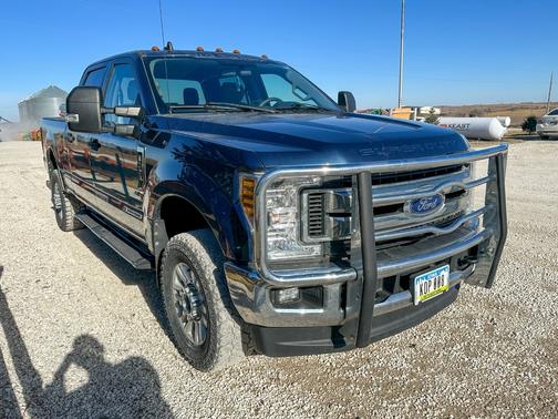 Blue 2019 Ford F-350 XLT