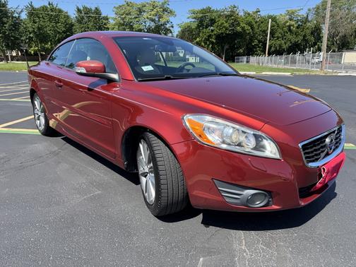 2011 Volvo C70 T5