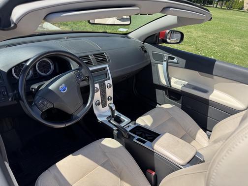 2011 Volvo C70 T5