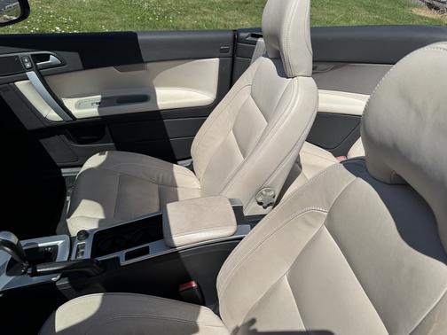 2011 Volvo C70 T5