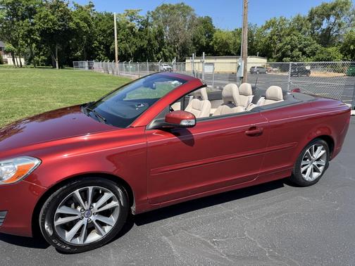 2011 Volvo C70 T5