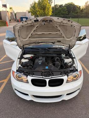 White 2009 BMW 135 i