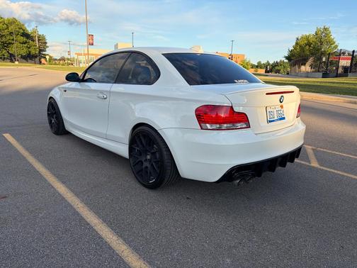 White 2009 BMW 135 i