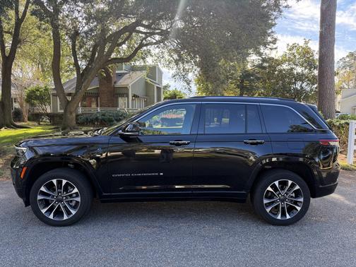 2023 Jeep Grand Cherokee 4xe Overland