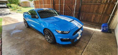 2017 Ford Shelby GT350 Base