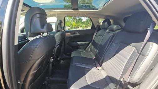 Black 2023 Kia Sportage Hybrid SX-Prestige