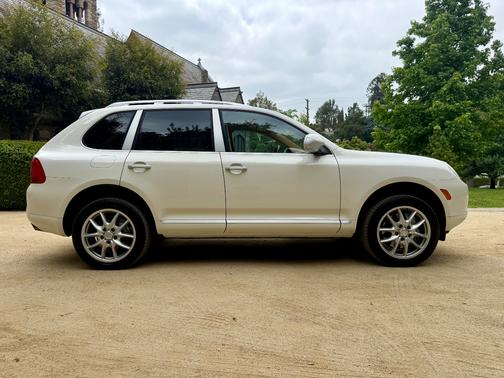 White 2006 Porsche Cayenne Cayenne S