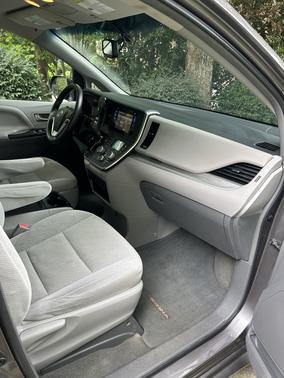 Silver 2015 Toyota Sienna LE