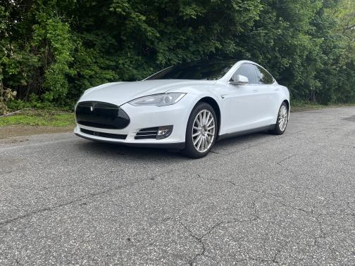 2015 Tesla Model S 85D