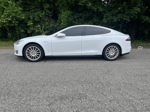 2015 Tesla Model S 85D
