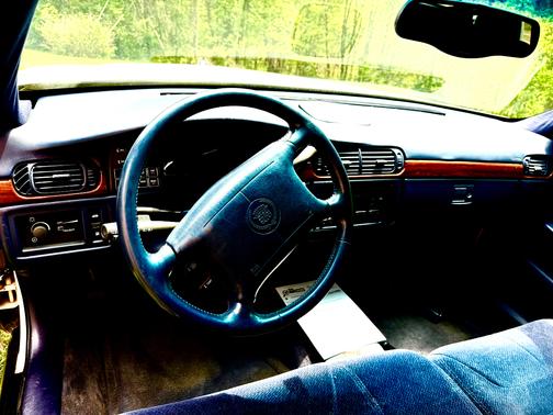 White 1998 Cadillac DeVille Base