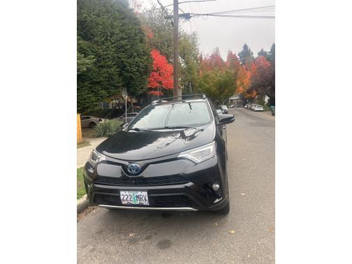 2018 Toyota RAV4 Hybrid SE