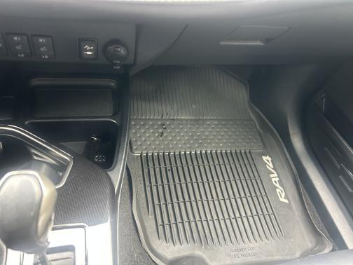 2018 Toyota RAV4 Hybrid SE