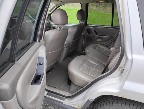 2004 Jeep Grand Cherokee Laredo