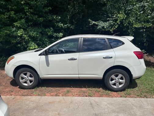 White 2010 Nissan Rogue S