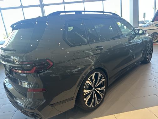 2026 BMW X7 M60i